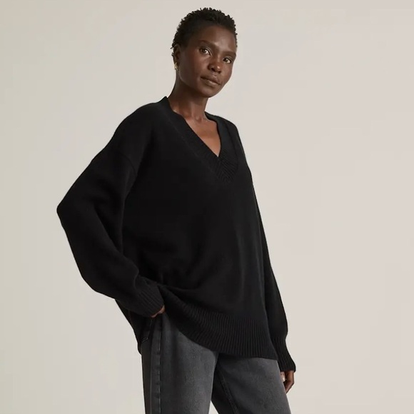 NWT QUINCE Women's Mongolian Cashmere Oversized V-Neck Sweater Black Size Medium - Picture 9 of 11